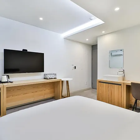 Sloth Hotel Busan Seomyeon