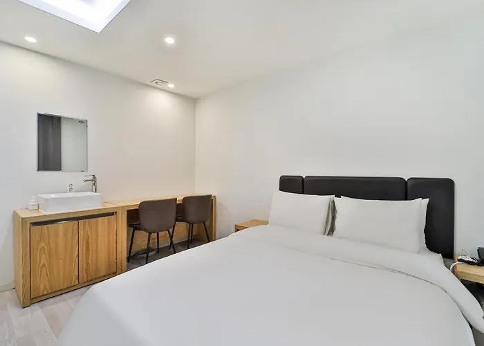 Sloth Seomyeon Hotel *